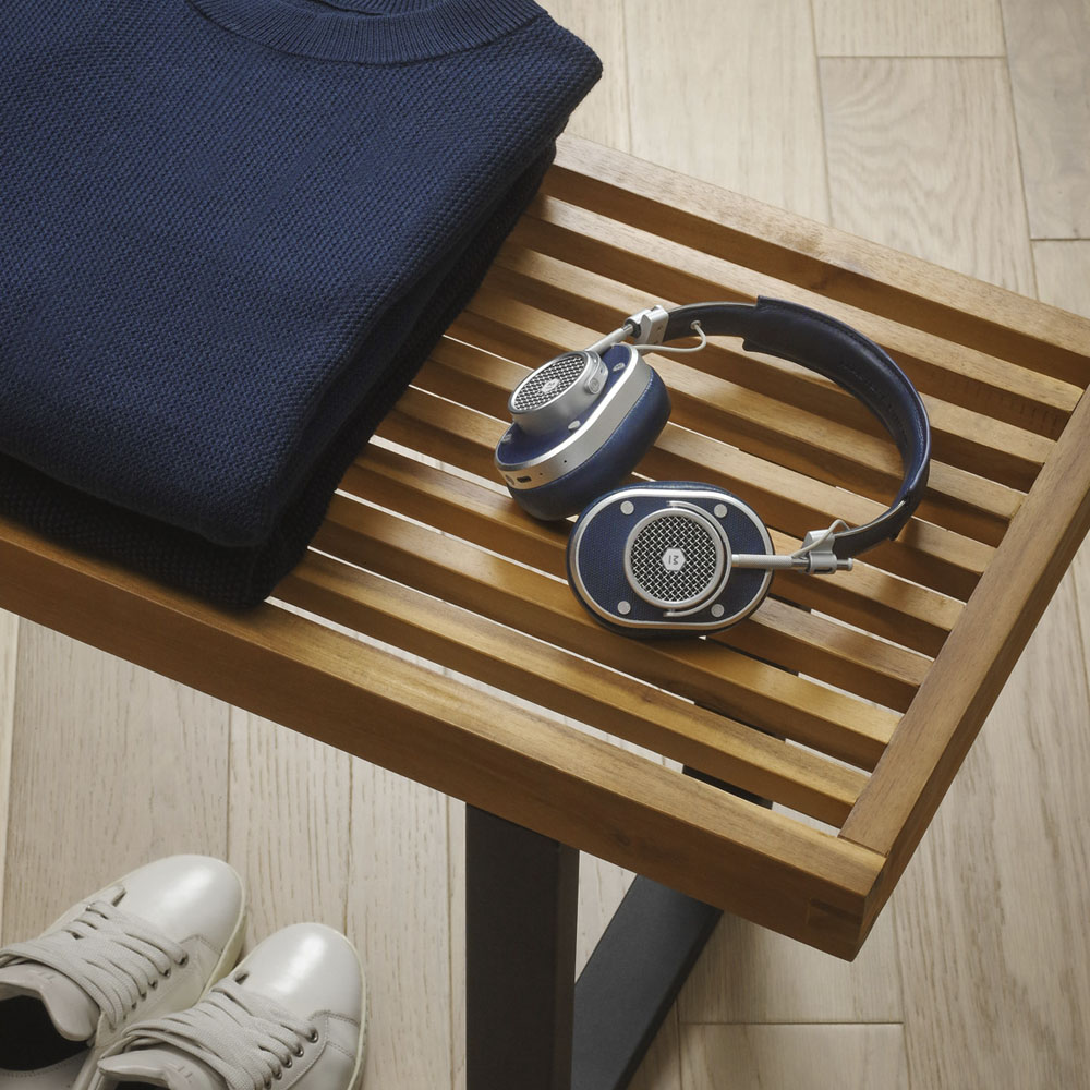 MH40WS3_OnStand_0001_Layer 2